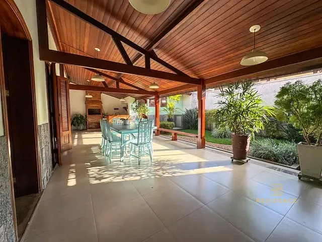 Casa com 383m² 4 quartos e 5 banheiros, à venda, no bairro Jardim Amália em Volta Redonda