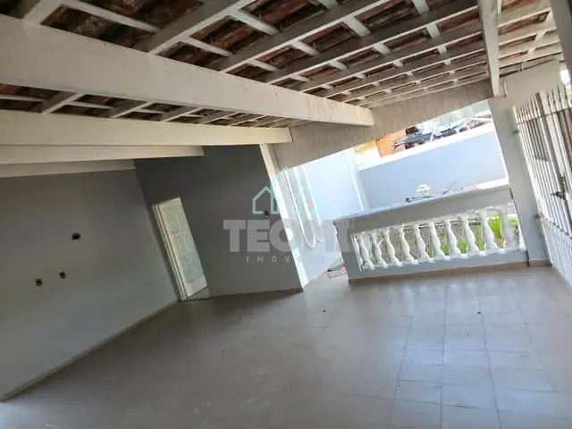 Casa com 200m² 2 quartos e 2 banheiros, à venda, no bairro Vila Jaboticabeira em Taubaté