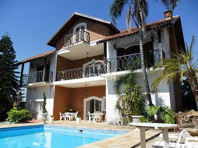 Casa com 1000m² 4 quartos e 5 banheiros, à venda, no bairro Independência em Taubaté
