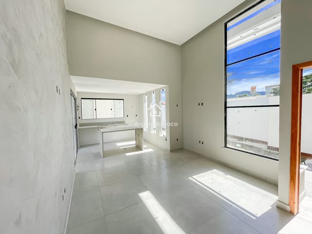 Casa com 225m² 3 quartos e 3 banheiros, à venda, no bairro Praia de Itaipuaçu em Maricá
