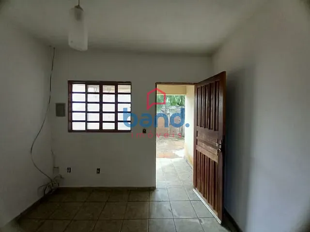 Casa com 300m² 2 quartos e 1 banheiro, à venda, no bairro Jardim Brasil em Porto Feliz