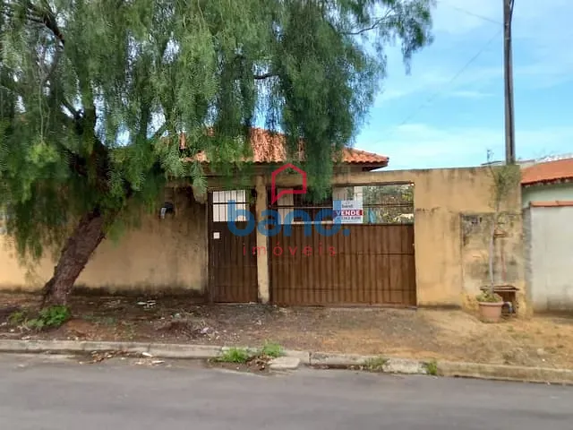 Casa com 300m² 2 quartos e 1 banheiro, à venda, no bairro Jardim Brasil em Porto Feliz