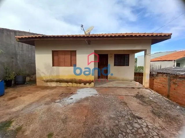 Casa com 300m² 2 quartos e 1 banheiro, à venda, no bairro Jardim Brasil em Porto Feliz