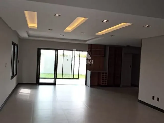 Casa com 251m² 3 quartos e 5 banheiros, à venda, no bairro Jardim Carvalho em Ponta Grossa