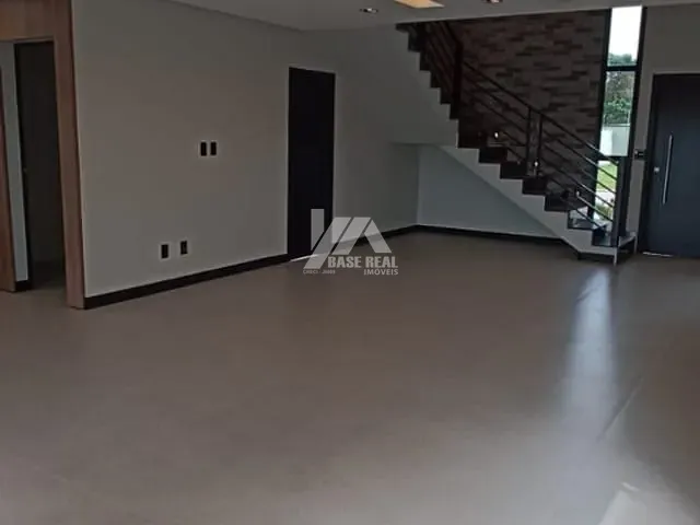 Casa com 251m² 3 quartos e 5 banheiros, à venda, no bairro Jardim Carvalho em Ponta Grossa