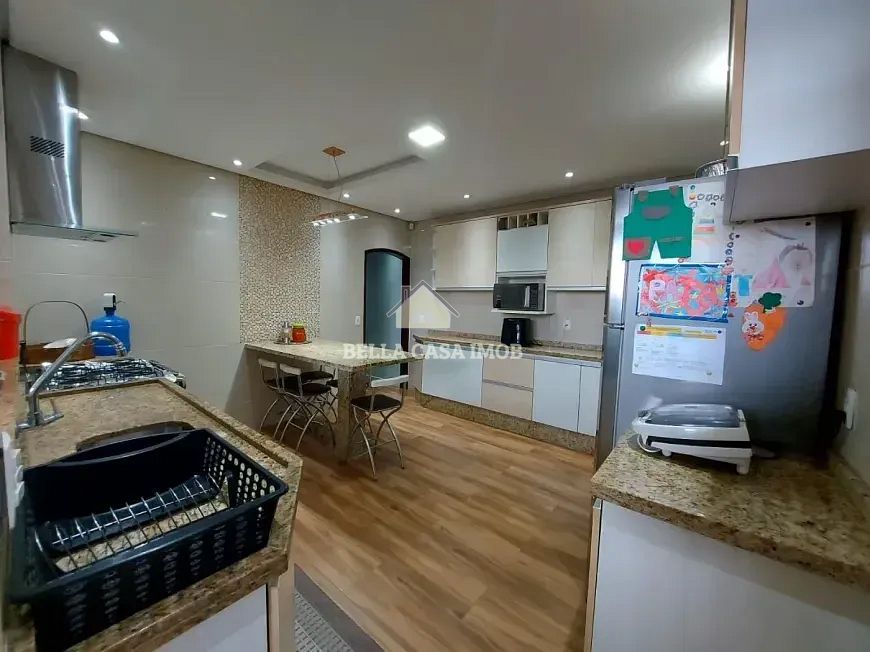Casa à venda com 3 quartos, 310m² - Foto 6