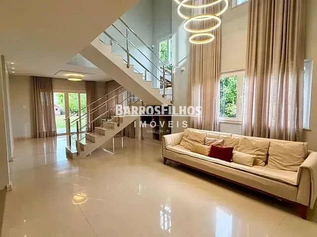 Casa com 281m² 4 quartos e 5 banheiros, à venda, no bairro Zona de Expansão em Aracaju