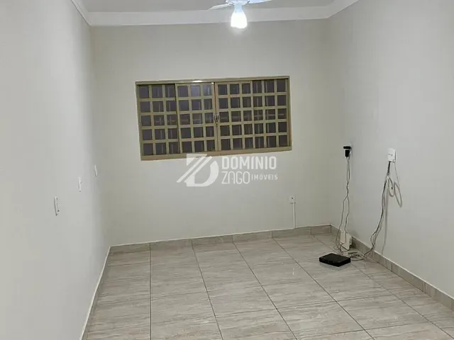 Casa com 250m² 2 quartos e 1 banheiro, à venda, no bairro Conjunto Margarida Rosa de Azevedo em Uberaba