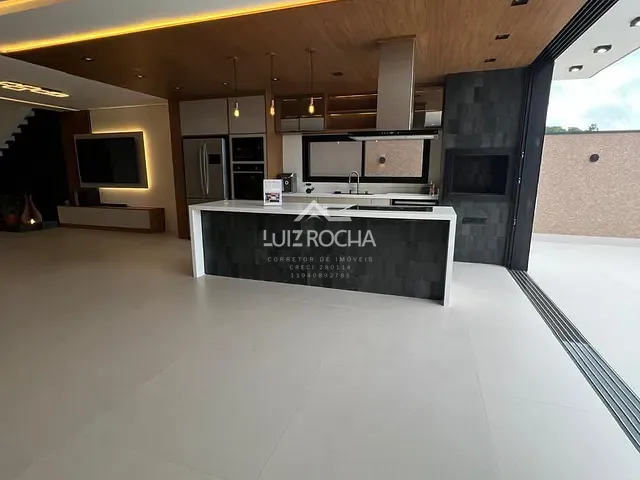 Casa com 480m² 4 quartos e 6 banheiros, à venda, no bairro Sítio do Morro em Santana de Parnaíba