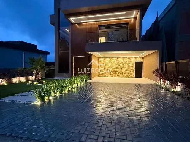 Casa com 480m² 4 quartos e 6 banheiros, à venda, no bairro Sítio do Morro em Santana de Parnaíba