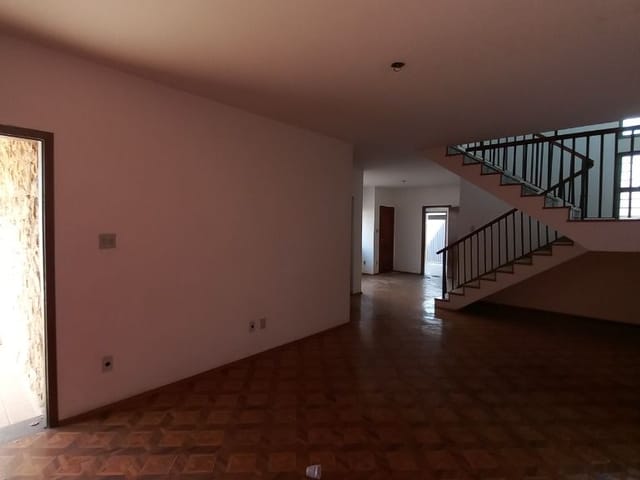 Casa com 270m² 4 quartos e 4 banheiros, à venda, no bairro Centro em Tatuí