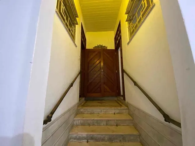 Casa com 295m² 5 quartos e 2 banheiros, à venda, no bairro Gragoatá em Niterói