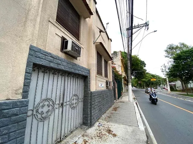 Casa com 295m² 5 quartos e 2 banheiros, à venda, no bairro Gragoatá em Niterói