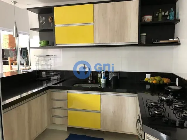 Casa com 250m² 3 quartos e 2 banheiros, à venda, no bairro Jardim Novo Horizonte em Sorocaba