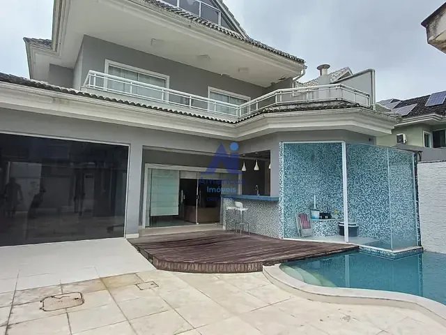 Casa 4 quartos e 4 banheiros, à venda, no bairro Vargem Pequena em Rio de Janeiro