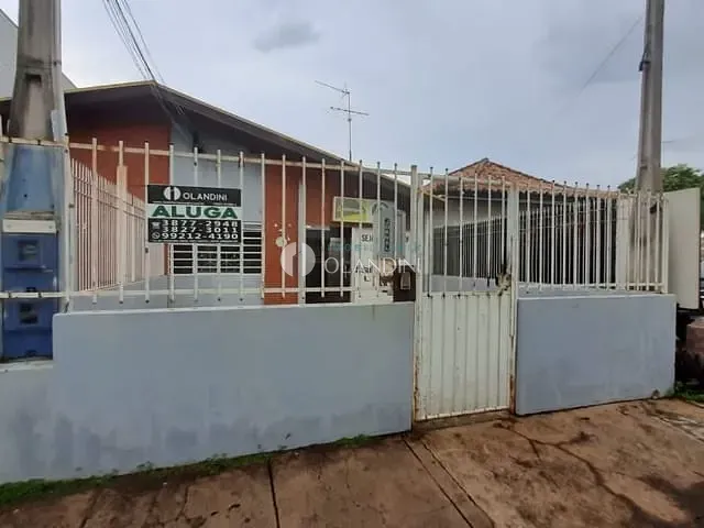 Casa com 500m² 3 quartos e 2 banheiros, para alugar, no bairro Centro em Artur Nogueira
