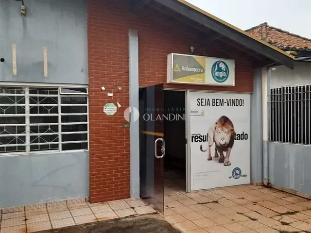 Casa com 500m² 3 quartos e 2 banheiros, para alugar, no bairro Centro em Artur Nogueira