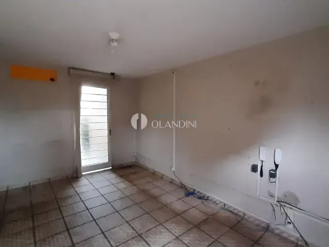 Casa com 500m² 3 quartos e 2 banheiros, para alugar, no bairro Centro em Artur Nogueira