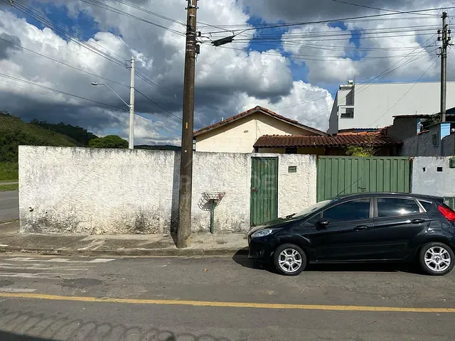 Casa com 306m² 2 quartos e 1 banheiro, à venda, no bairro Conjunto Habitacional Pedro Afonso Junqueira em Poços de Caldas