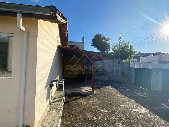 Casa com 306m² 2 quartos e 1 banheiro, à venda, no bairro Conjunto Habitacional Pedro Afonso Junqueira em Poços de Caldas