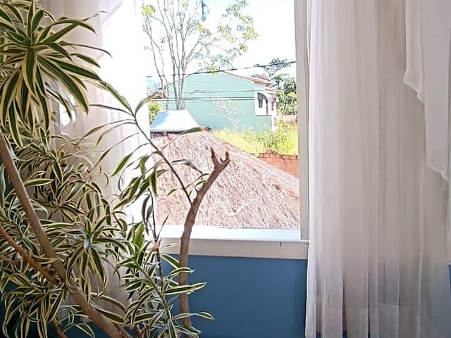 Casa 4 quartos e 3 banheiros, para alugar, no bairro Colinas em Rio das Ostras