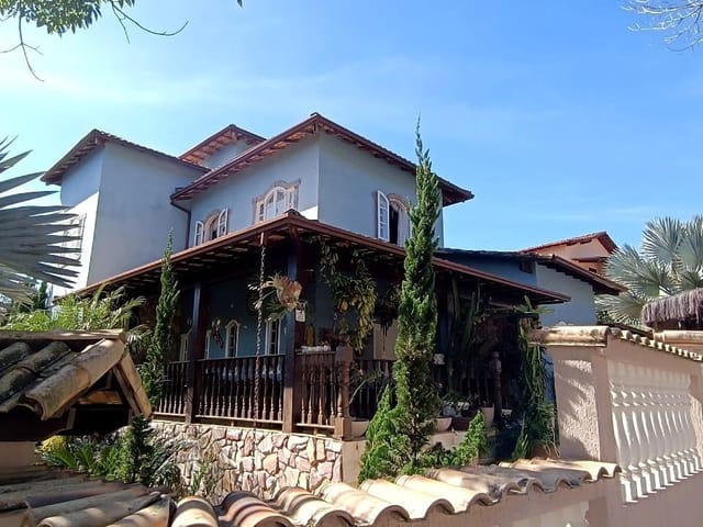 Casa 4 quartos e 3 banheiros, para alugar, no bairro Colinas em Rio das Ostras