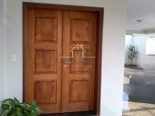 Casa com 450m² 3 quartos e 4 banheiros, à venda, no bairro Vila Sao Domingos em Guaxupé