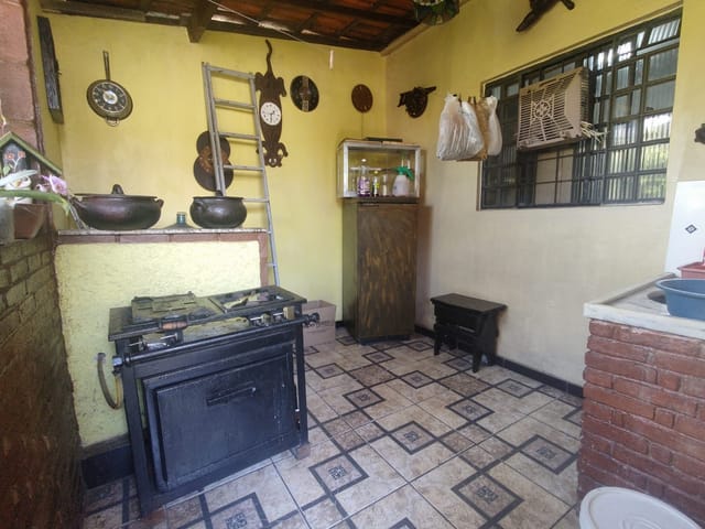 Casa 3 quartos e 1 banheiro, à venda, no bairro Lajedo em Belo Horizonte