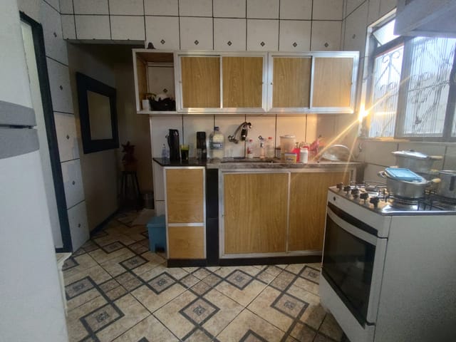 Casa 3 quartos e 1 banheiro, à venda, no bairro Lajedo em Belo Horizonte