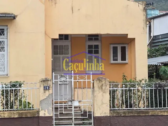 Casa com 114m², para alugar, no bairro Centro em Barra do Piraí