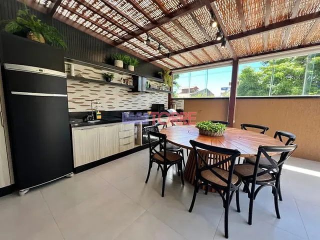 Casa 3 quartos e 2 banheiros, à venda, no bairro São Francisco em Ilhéus