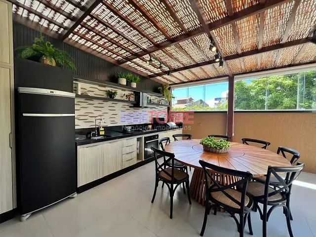 Casa 3 quartos e 2 banheiros, à venda, no bairro São Francisco em Ilhéus