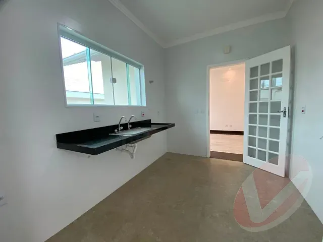 Casa com 250m² 3 quartos e 2 banheiros, à venda, no bairro Real em Praia Grande