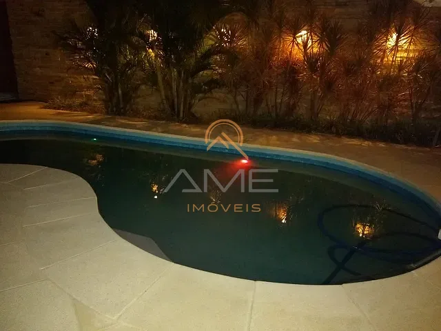 Casa com 690m² 4 quartos e 4 banheiros, à venda, no bairro Laranjal em Pelotas