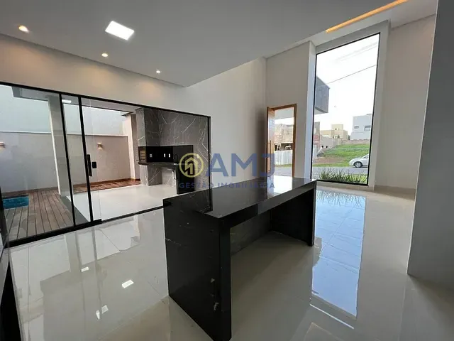 Casa com 300m² 3 quartos e 4 banheiros, à venda, no bairro Jardins Bolonha em Senador Canedo