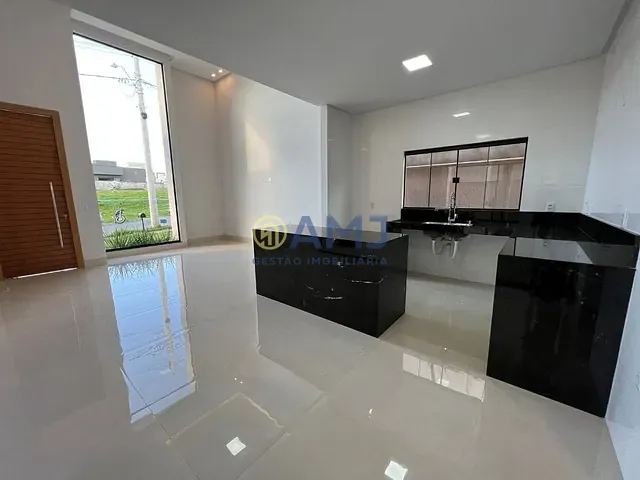 Casa com 300m² 3 quartos e 4 banheiros, à venda, no bairro Jardins Bolonha em Senador Canedo