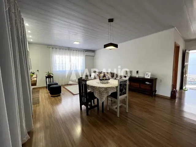Casa com 252m² 1 quarto e 1 banheiro, à venda, no bairro Barra do Rio em Itajaí