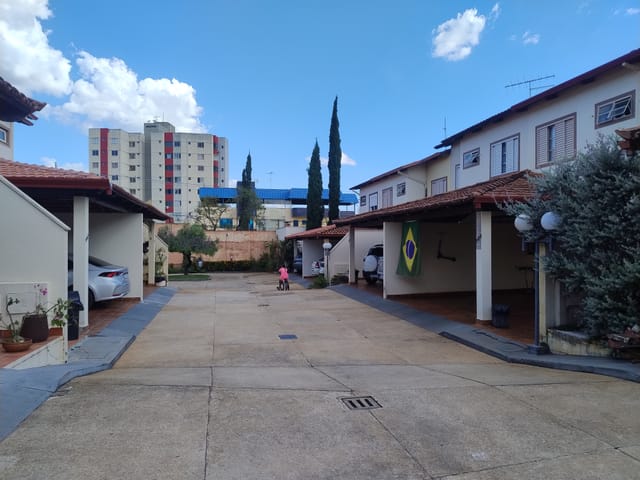 Casa 4 quartos e 3 banheiros, à venda, no bairro Jardim América em Goiânia