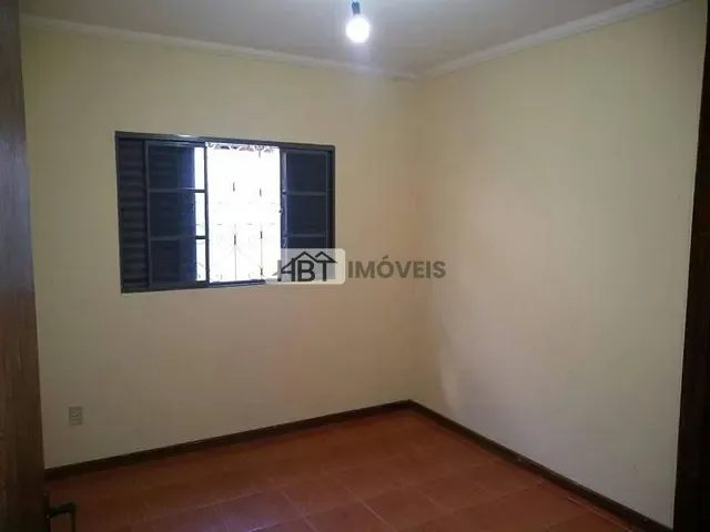 Casa 4 quartos e 3 banheiros, à venda, no bairro Parque Santa Edwiges em Bauru
