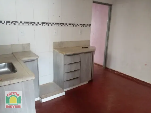 Casa com 67m² 3 quartos e 1 banheiro, à venda, no bairro Centro em Anápolis