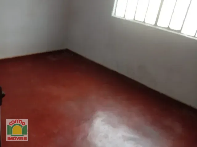 Casa com 67m² 3 quartos e 1 banheiro, à venda, no bairro Centro em Anápolis