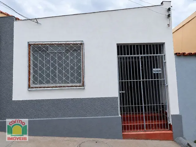 Casa com 67m² 3 quartos e 1 banheiro, à venda, no bairro Centro em Anápolis