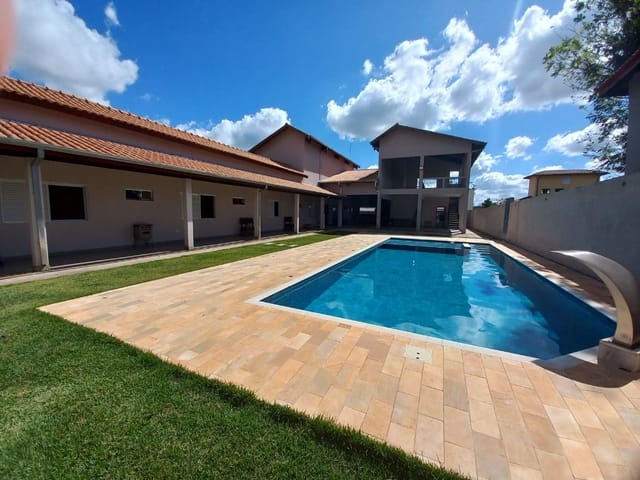 Casa com 1000m² 3 quartos e 5 banheiros, à venda, no bairro Portal das Nogueiras em Tatuí