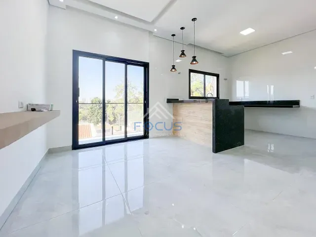 Casa com 320m² 3 quartos e 3 banheiros, à venda, no bairro Jardim Carolina em Jundiaí
