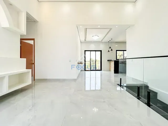 Casa com 320m² 3 quartos e 3 banheiros, à venda, no bairro Jardim Carolina em Jundiaí