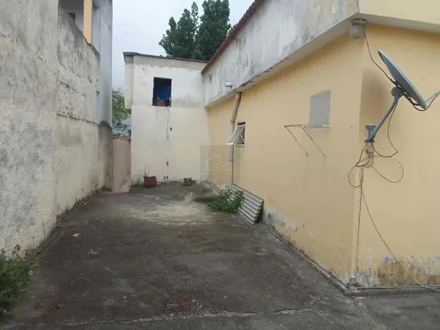 Casa com 600m² 2 quartos e 2 banheiros, à venda, no bairro Santo Expedito em Itaboraí