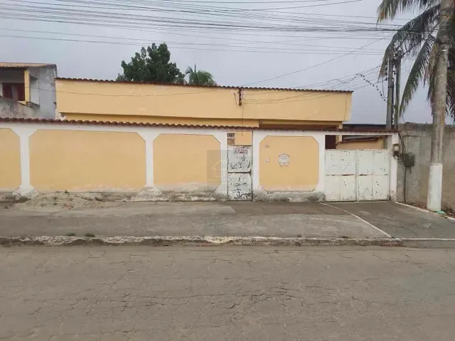 Casa com 600m² 2 quartos e 2 banheiros, à venda, no bairro Santo Expedito em Itaboraí