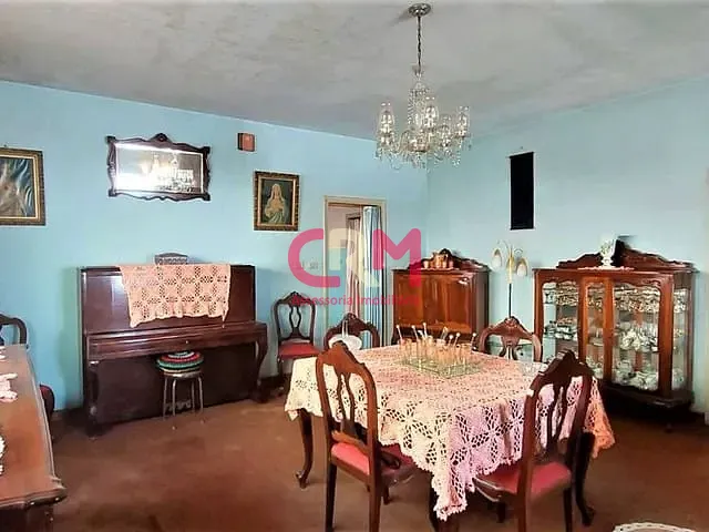 Casa com 670m² 3 quartos e 2 banheiros, à venda, no bairro Centro em Taquaritinga