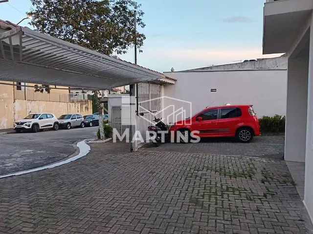 Casa 2 quartos e 2 banheiros, à venda, no bairro Jardim Maria Rosa em Taboão da Serra