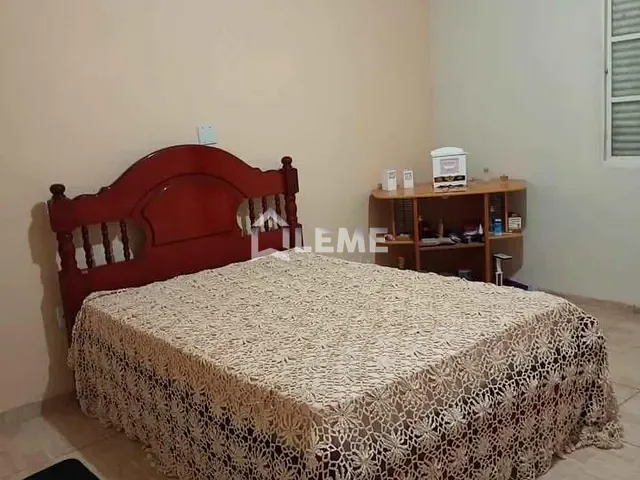 Casa com 293m² 3 quartos e 1 banheiro, à venda, no bairro Aparecida em Mococa